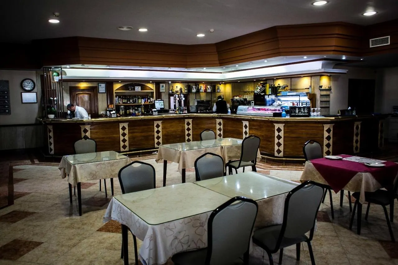Maison d'hôtes Hostal Restaurante El Paso Bailén