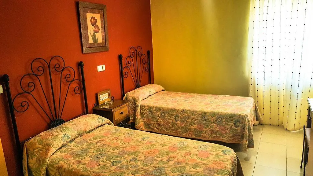 Guest house Hostal Restaurante El Paso Bailen