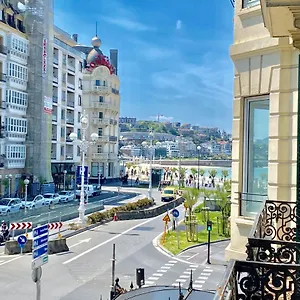 https://mirandoalaconcha-apartments.sansebastianhotels.net